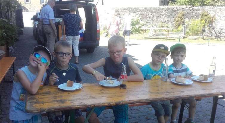 Den Kindern schmeckte der Kuchen am Nachmittag ganz ausgezeichnet. privat