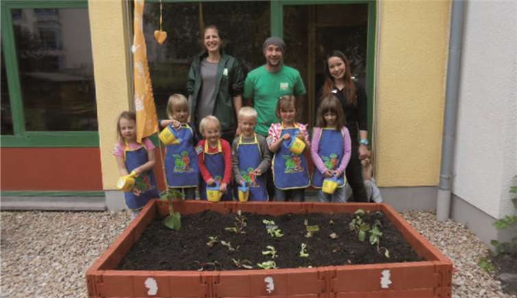 Den Kindern wurde viel über die Pflege der unterschiedlichen Pflanzen erzählt.