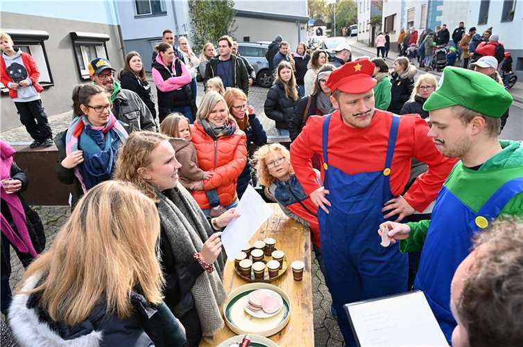 Den Preis für die schönste Karre räumten Max Holy und Michael Tietz als Mario und Luigi ab.