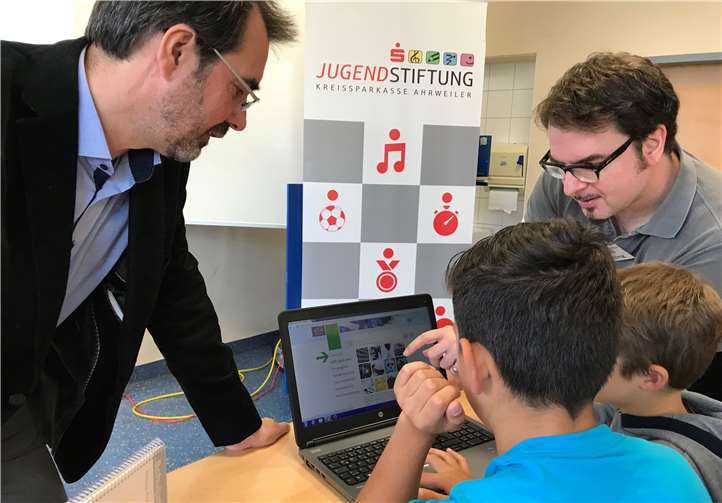 Den Schülern wurden die vielen „Fallen“ klar, die das eigene Verhalten im Internet bietet. Privat