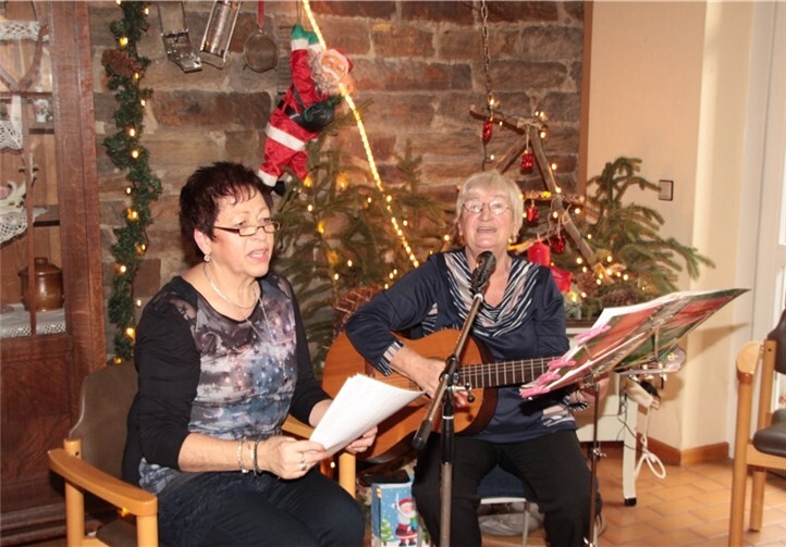 Den Senioren wurde stimmungsvolle Gitarrenmusik geboten.
