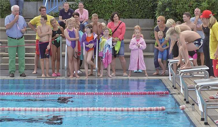 Den Startpfiff gab Guido Ernst beim ersten Rennen der Meisterschaft. WM
