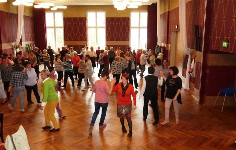 Den Tänzerinnen und Tänzern wurde ein bunter Mix verschiedener Tanzstile geboten. privat