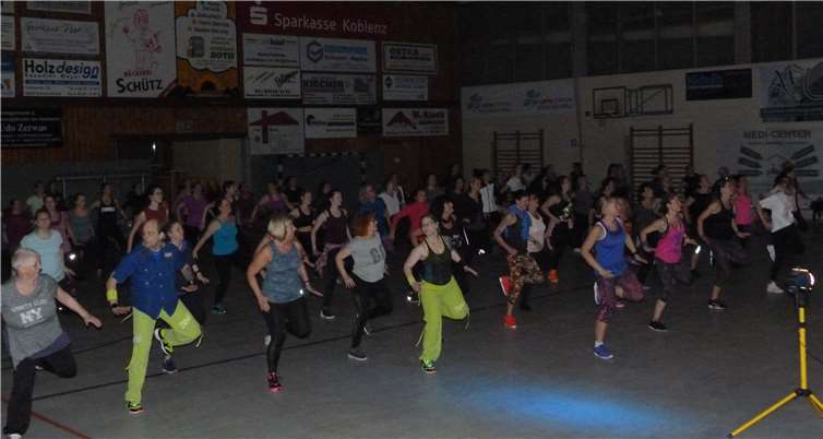 Den Tänzern der Zumbaparty wurde ordentlich eingeheizt.Fotos: privat