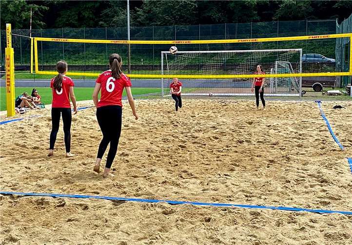 Den Umständen angepasst: Da derzeit noch nicht gegen andere Mannschaften gespielt werden sollte, wurde eine vereinsinterne Beach-Meisterschaft ausgetragen. Foto: Stefanie Endris