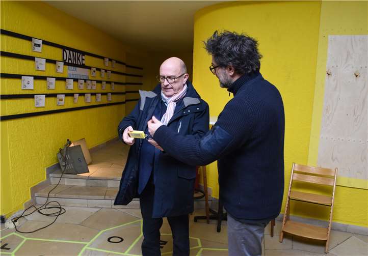 Den Vertrauensschlüssel übergab Thomas Hebler rechts an Stadtbürgermeister Michael Kessler.