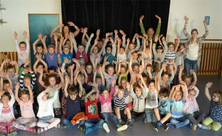 Den Vormittag verbrachten die Kinder mit verschiedenen Spielen und Mitmachaktionen. Privat