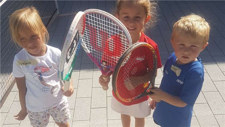 Den Vorschulkindern bereitete das Tennistraining viel Freude. privat