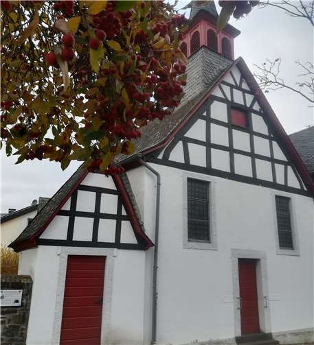 Den Weinhändler überkam eine plötzliche Traurigkeit und er ging in die Leonarduskapelle, um zu beten.