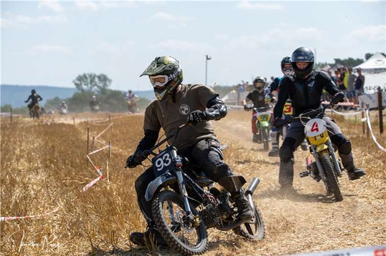 Den Zuschauern wird ein spannendes Rennen geboten. Quelle: funk-hilfe-motorsport-dohr