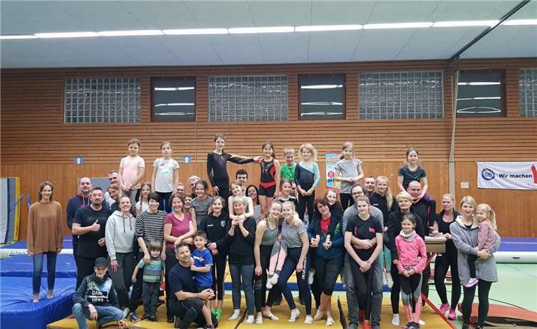 Den ausgelassenen Abschluss bildete eine gemeinsame Trainingseinheit mit Eltern und Geschwistern. Fotos: privat