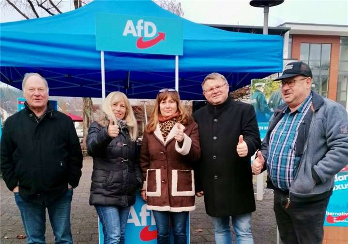 Den eisigen Temperaturen zum Trotz informierte die AfD am letzten Novemberwochenende mit einem Infostand in Puderbach.Foto: privat