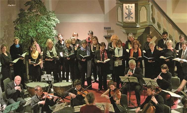 Den engagierten Chor, die beeindruckenden Solisten und das professionelle Orchester sorgten für einen unvergesslichen Abend.privat