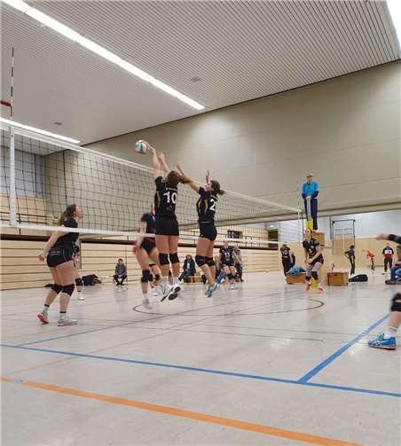 Den ersten Satz konnte man gewinnen, danach schlichen sich Fehler ein und am Ende verlor man das Spiel.