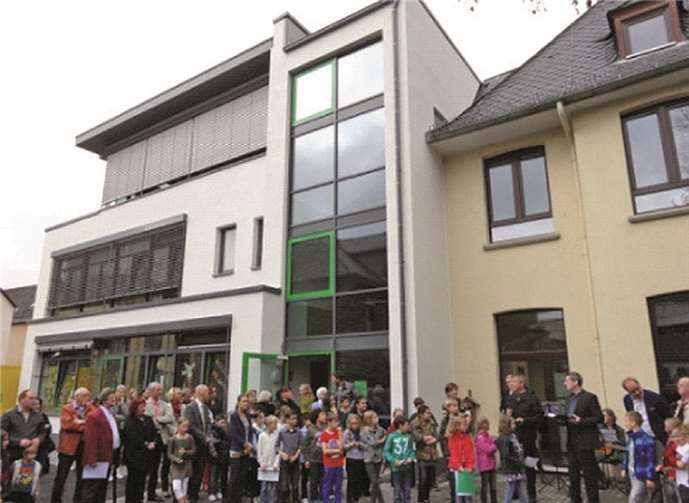 Den ersten, offiziellen Teil des Tages rundete die Einsegnung der Räume durch die Vertreter der Kirchen, Michael Erbar und Martin Grasteit, ab.privat