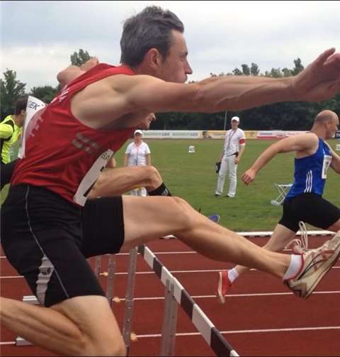 Den knappen Rückstand auf die Konkurrenz wandelte König zum Ende hin in einen Drei-Sekunden-Vorsprung aus.