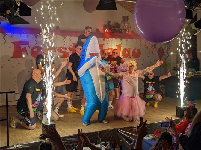 Den krönenden Abschluss bildete schließlich das Männerballett, das in diesem Jahr sein 30-jähriges Bestehen feiert. Foto: Möhnenverein Forst