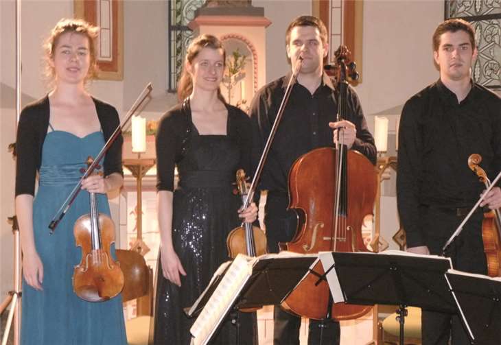 Den verdienten Applaus nahmen die Künstler gern entgegen.HE