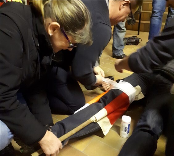 Denise Kutzinsky und Claudia Hörter führten die Übungen mit 15 Teilnehmer durch.privat