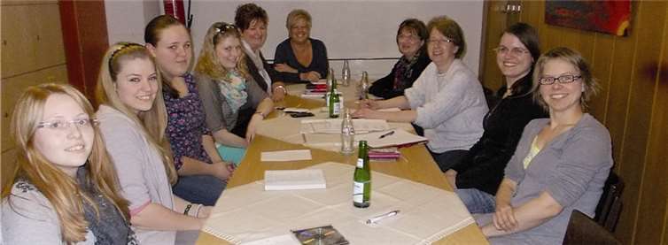 Denise Wudick, Vanessa Ditz, Julia Schmolawe, Kim Eiden, Barbara Eiden, Marion Stäblein, Beate Kussowski, Annelie Colmi, Jenny Kussowski, Simone Sporcic. Es fehlt Aileen Schneider (v.li.). privat