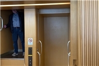 Denkmalgeschützt: Der Paternoster im WDR-Funkhaus am Wallraffplatz.