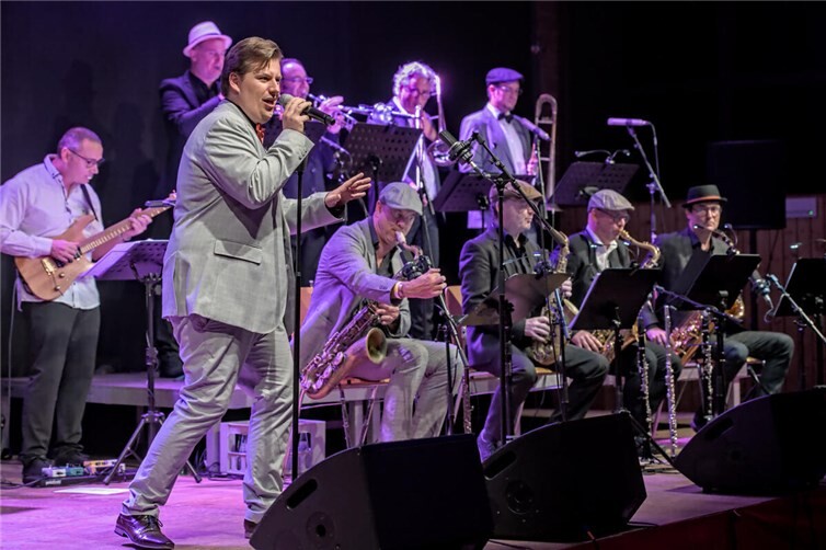 Dennis Berhaus & Big Band
