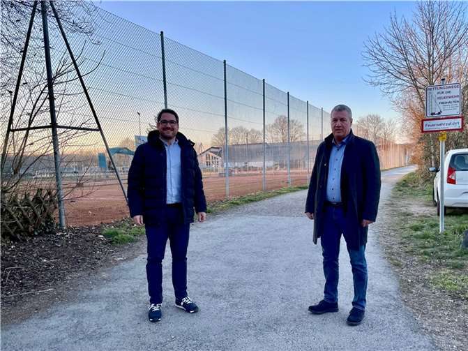 Dennis Rademacher und Stephan Otto bei ihrer Ortsbegehung. Foto: privat