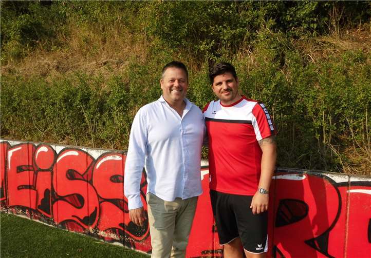 Der 1. Vorsitzende Lothar Bonn begrüßte den neuen Trainer Daniel Bürder