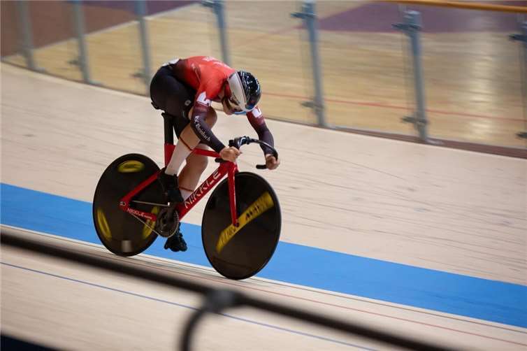 Der 16-jährige Bahn-Kurzzeitfahrer Niklas Klemmt wurde vom Bundestrainer Maximilian Levy in das Nachwuchs-Nationalteam des Bundes Deutscher Radfahrer (BDR) berufen. Fotos: privat