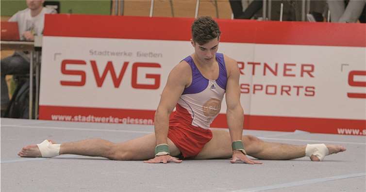 Der 18-jährige Angelo Schall musste an allen sechs Geräten antreten und konnte dabei am Boden zwei Scorepunkte für die KTV einfahren.privat