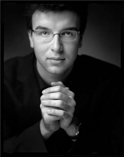 Der 22jährige Pianist Knut Hanßen erhält den Förderpreis 2015 des Lions-Club Neuwied – Andernach. privat