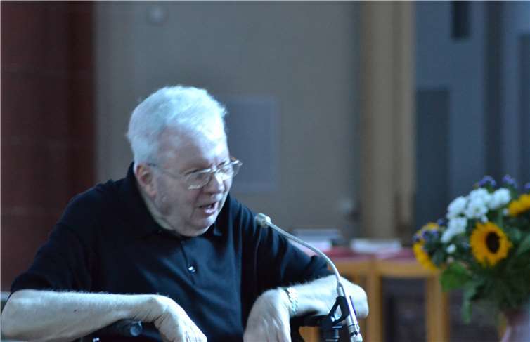 Der 95-jährige Msg. Klaus Mayer hielt persönlich den Vortrag in der St-Stephans-Kirche.