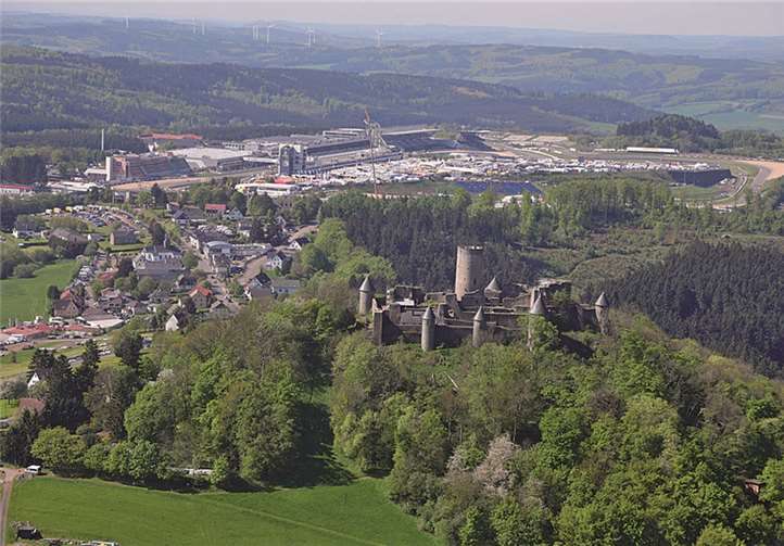 Der ADAC Nordrhein wollte Teams, Fahrern und Fans möglichst frühzeitig Planungssicherheit geben.Gruppe C Motorsport Verlag GmbH