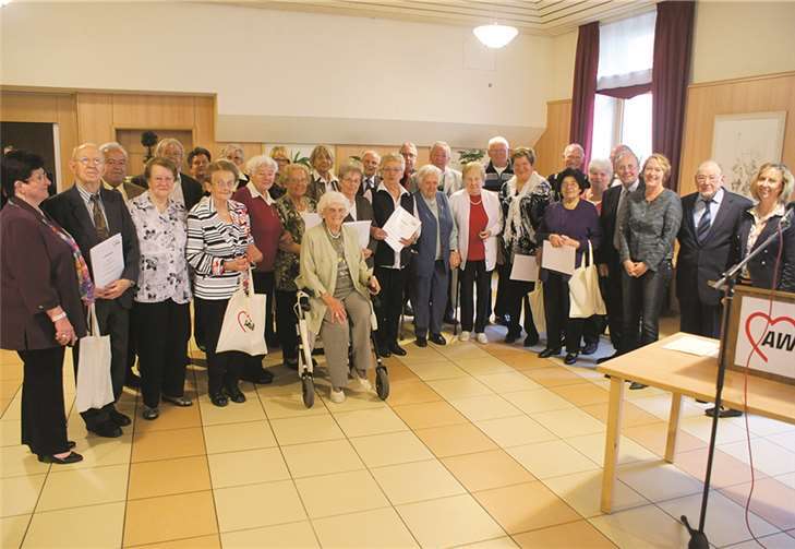Der AWO-Ortsverein Urmitz-Rhein ehrte zahlreiche Anwesende der Festveranstaltung für langjährige Mitgliedschaft. GH