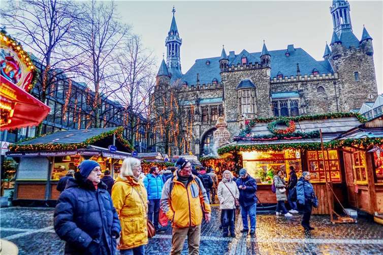 Der Aachener Weihnachtsmarkt lockte mit stimmungsvollem Ambiente. Foto: privat