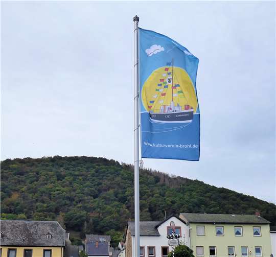 Der Aalschokker war die logische Wahl für die Gestaltung der eigenen Fahne.