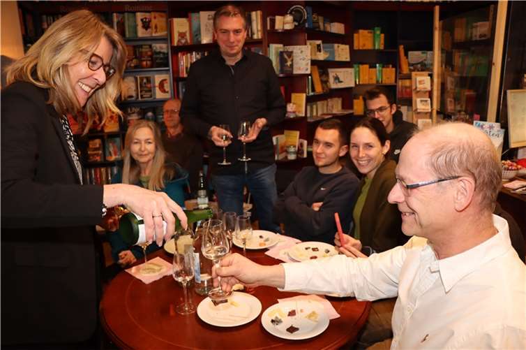 Der Abend begann mit einem warmen Sake als Begrüßungsgetränk.  Foto: privat