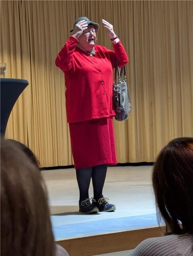 Kirchenkabarett mit Herz und Humor Der Abend, der die Lachmuskeln der Zuschauer ordentlich strapazierte, wurde hervorragend von der Faider Kfd organisiert.