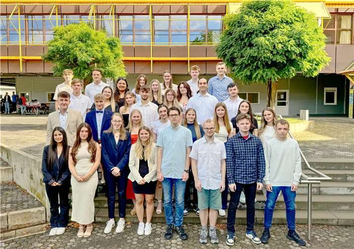 Der Abiturjahrgang 2024.  Foto: Guido Kölzer