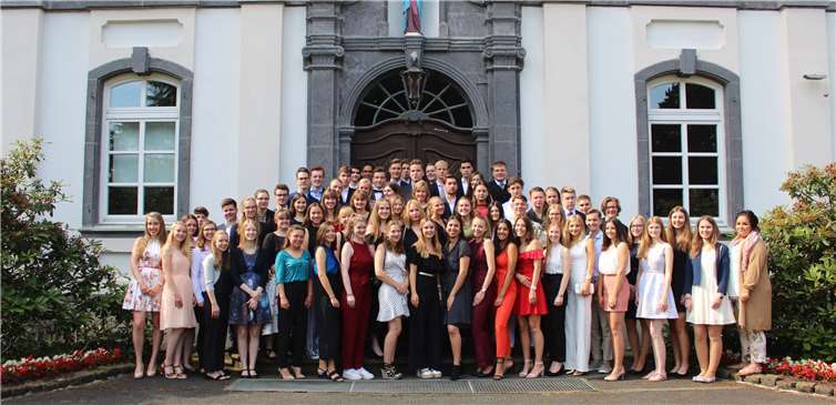 Der Abiturjahrgang des Franziskus Gymnasium Nonnenwerth 2019.Foto: Sören Ahlhaus