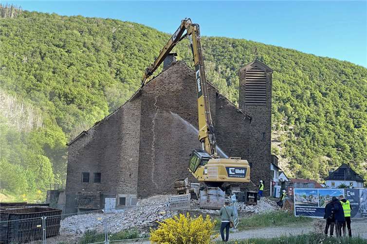 Der Abriss der ehemaligen St. Andreaskirche pausiert.Foto: BURG