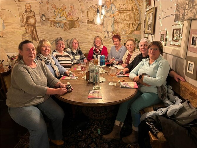 Der Abschluss fand im Weinlokal mit vorweihnachtlicher Stimmung statt.  Foto: privat