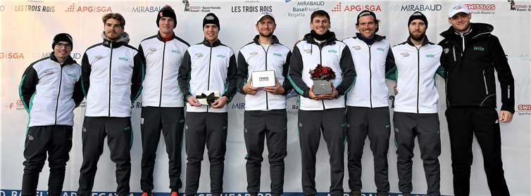 Der Achter von Jonas Wiesen (l.) aus Brieden war im Sprintrennen des „Basel Achter- Head“ nicht zu schlagen. Der Spitzensteuermann der Rudergesellschaft Treis-Karden steuerte zudem im Langstreckenrennen die deutsche Auswahl, unter den europäischen Eliteachtern, auf den vierten Platz, (v.l.n.r.) Theis Hagemeister, Max John, Lukas Geller, Jakob Gebel, Maximilian Fränkel, Jacob Schulte-Bockholt, Janek Schirrmacher und Max Bierwirth).Foto: RG Treis-Karden