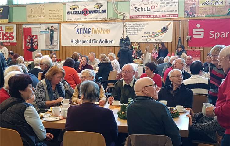 Der Adventsbasar hat großes Interesse in der Wolkener Bevölkerung gezeigt.Fotos: privat