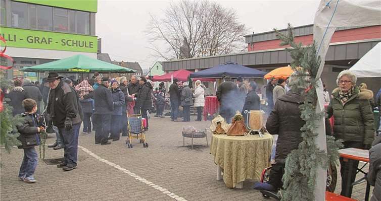 Der Adventsmarkt lockte viele Besucher an.Privat