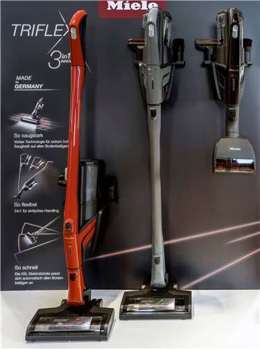 Überzeugendes Modellprogramm von Miele bei Akkustaubsaugern Der Akku-Staubsauger Miele Triflex HX1 punktet durch sehr gute Saugeigenschaften und außergewöhnliche Flexibilität, die sich schon im Namen widerspiegelt.