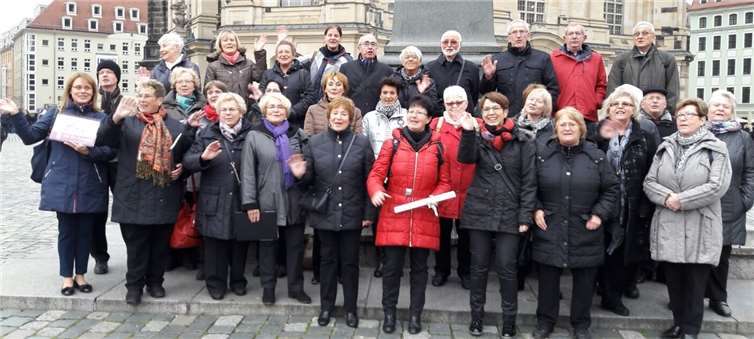 Der Albertus Magnus Chor vor der Frauenkirche in Dresden. privat
