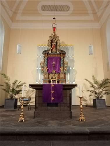 Der Altar in der Fastenzeit.  Foto: privat