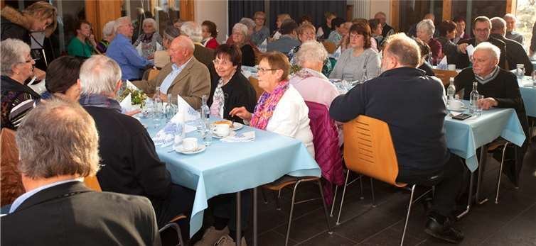 Der Alte Bahnhof in Puderbach war bei der Buchvorstellung voll besetzt.WT
