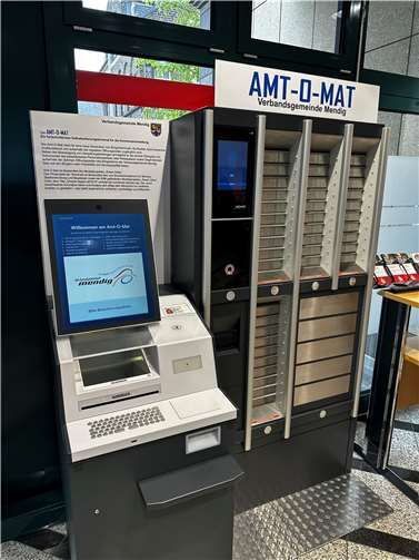 Der Amt-O-Mat ist seit Mitte April im Foyer der Filiale der „Kreissparkasse Mayen“ in Mendig in Betrieb. Foto: VG-Verwaltung Mendig/Stefan Pauly